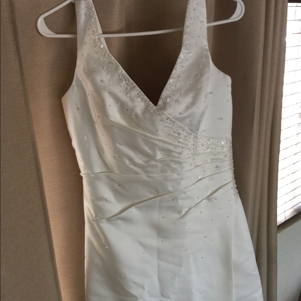 Tank zipper white beading is intact size 4-8